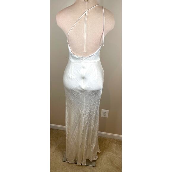 Sau Lee Hailey One Shoulder Crystal Button Detail Ivory White Maxi Gown Size 6 - Picture 7 of 9